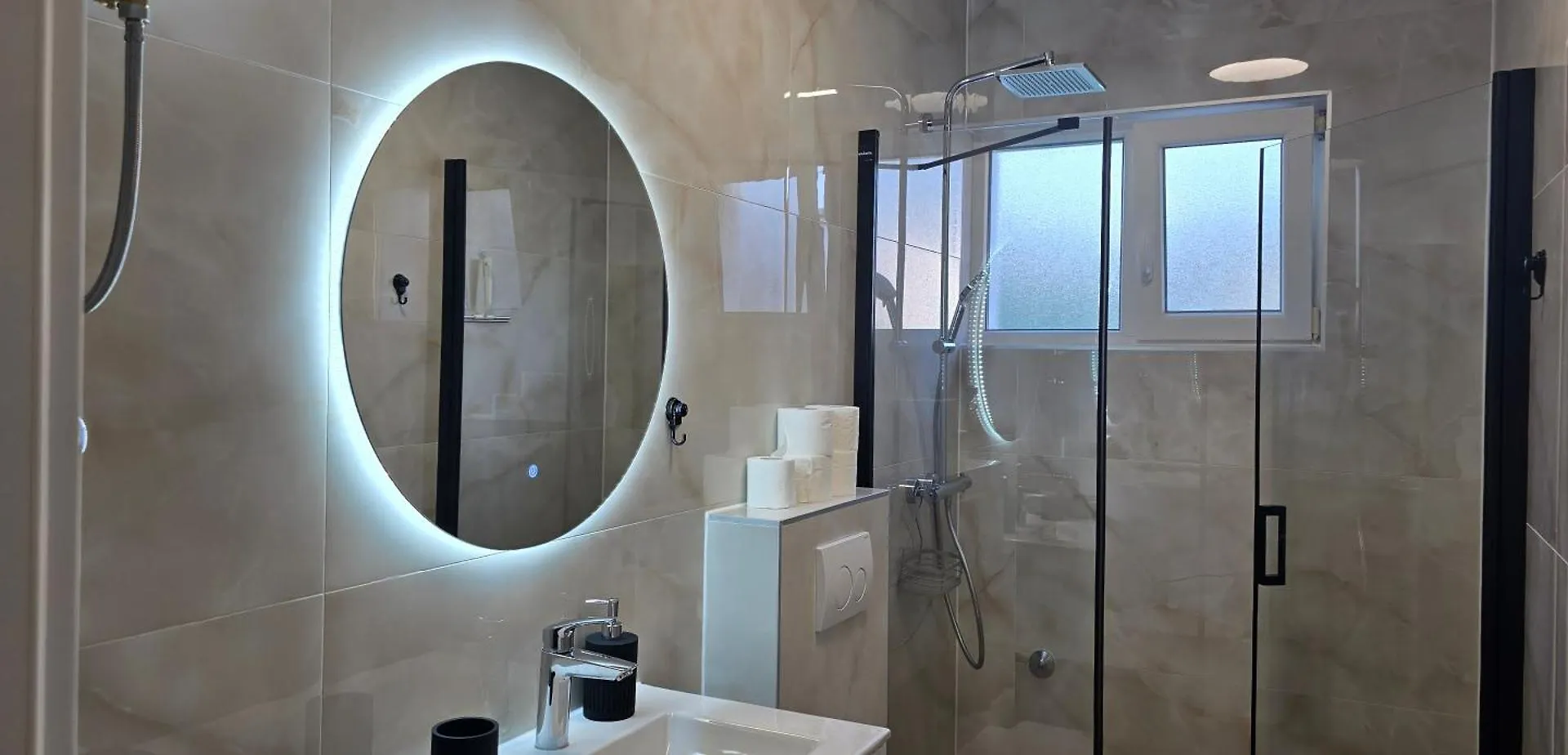 Luxe Holiday Home Posedarje